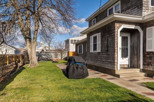 152 Atlantic Ave, Seabrook NH 03874-4828 exterior