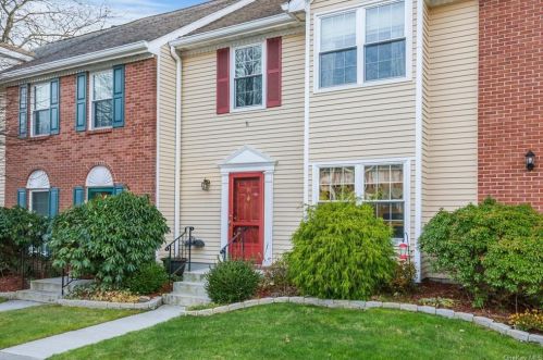 56 Campus Rd, Peekskill, NY 10566-2549