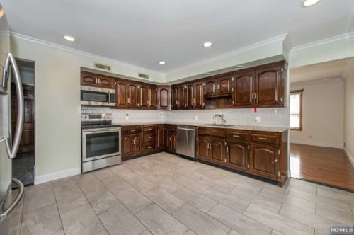 772 Morton St, East Rutherford NJ 07073-1609 exterior