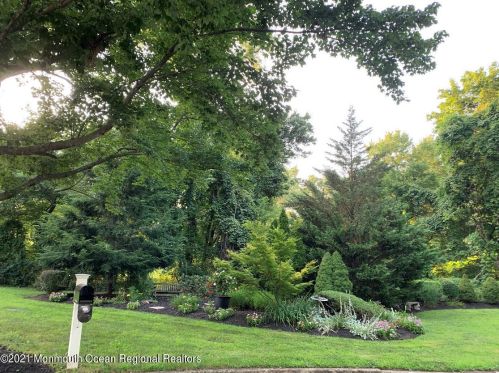 50 Farm Rd, Middletown NJ 07748-3703 exterior