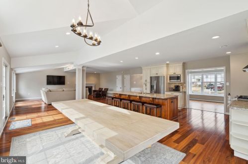 114 Woodview Ln, Riverton NJ  08077-3218 exterior