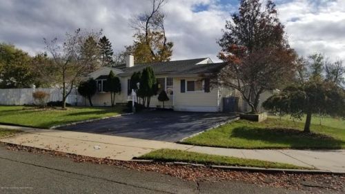 13 Barrier Dr, Hazlet, NJ 07730-1043