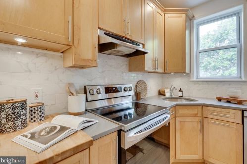 145 U St, Washington DC 20001-2338 exterior