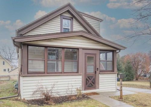 1632 94th St, Milwaukee WI  53214-4113 exterior