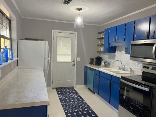 453 Squirrel Rd, Defuniak Springs FL 32433-7682 exterior