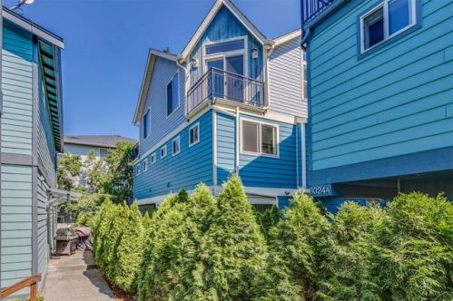 6022 Fauntleroy Way, Seattle WA  98136-1689 exterior