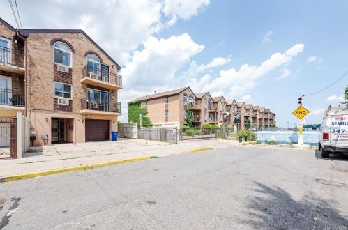 179 Cross St, Bronx NY 10464-1225 exterior