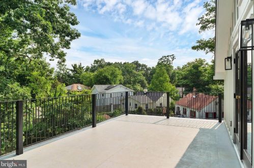 102 Ritchie Ave, Silver Spring MD  20910-5112 exterior