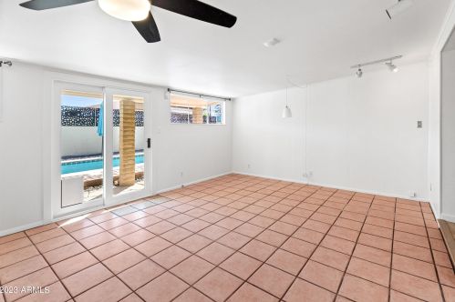 7025 22 Dr, Phoenix AZ 85023-2101 exterior