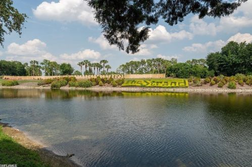 5633 Whisperwood Blvd, Naples FL 34110-2316 exterior