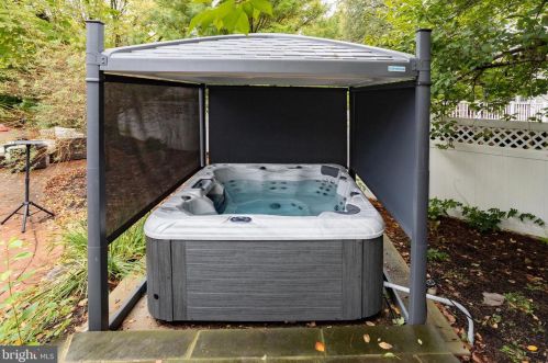 118 Lenox Ave, Trenton NJ 08620-1707 exterior