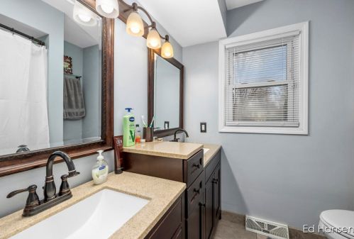 1701 Blanchard St, Wyoming MI 49519-3317 exterior