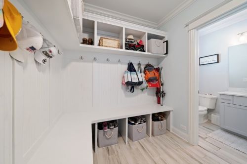 697 Parkside Ave, Elmhurst IL 60126-5029 exterior