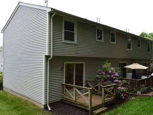 270 Sunderland Rd, Worcester MA  01604-2548 exterior