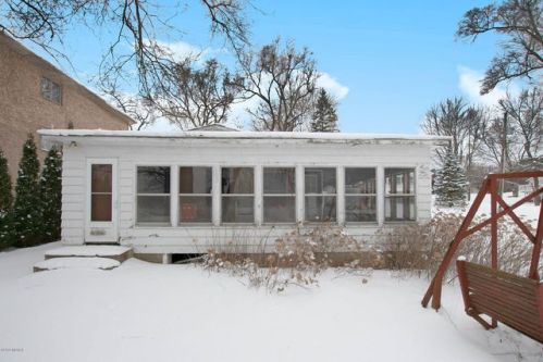 622 Arhana Crest Dr, Middlevle, MI 49333-8497