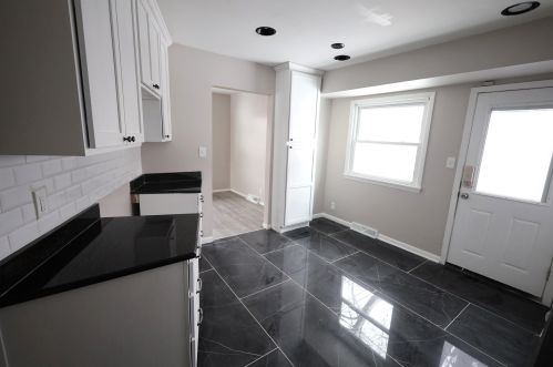 5015 85th St, Milwaukee WI  53225-4210 exterior