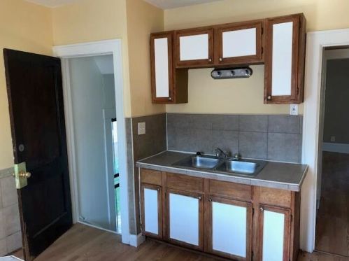 2846 40th St, Milwaukee WI  53210-1806 exterior