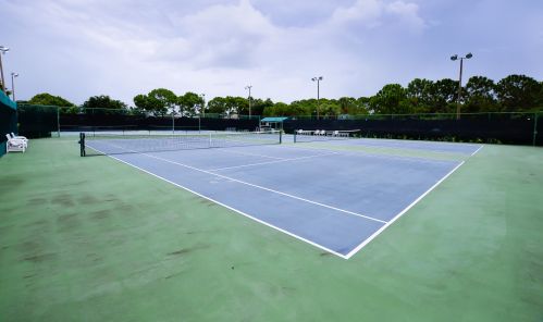 592 Cortina Ln, Fort Pierce FL 34986-1742 exterior