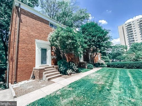 1258 Martha Custis Dr, Alexandria VA  22302-2016 exterior