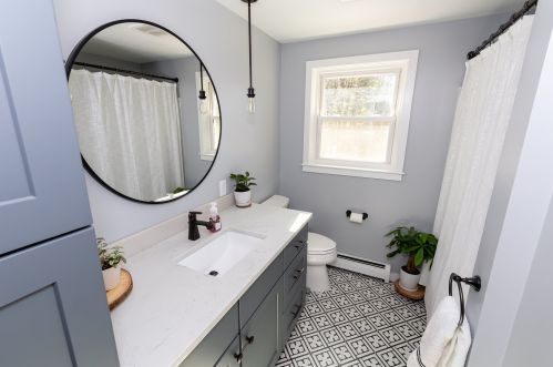 8 Foxglove Ter, Concord NH 03303-3419 exterior