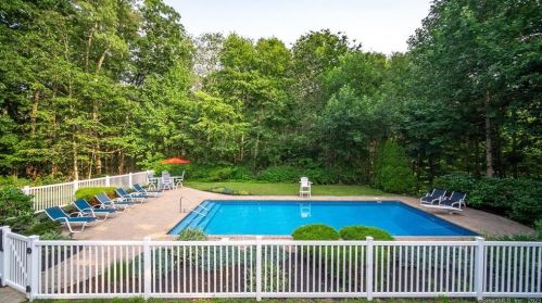 57 Stonehill Dr, Deep River CT 06419-1144 exterior