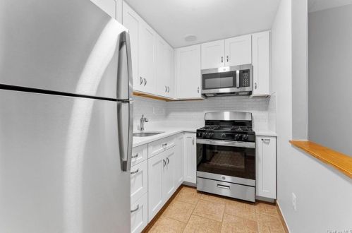 1274 Rev James A Polite Ave, Bronx NY 10459-2888 exterior