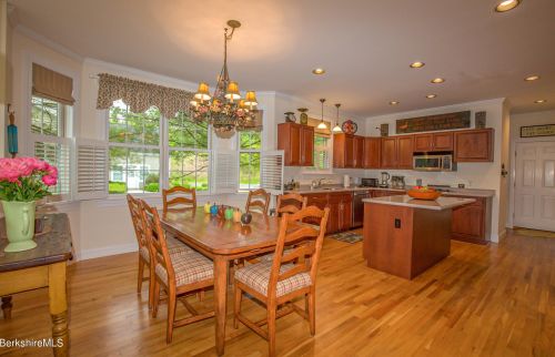 47 Fairwynds Dr, Lenox MA 01240-2729 exterior