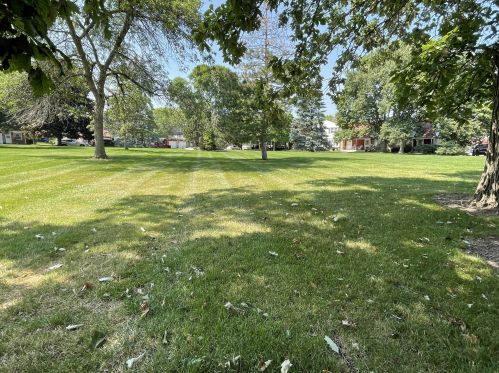 5178 King Arthurs Ct, Milwaukee WI 53221-3132 exterior