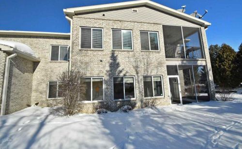 26 Cherokee Cir, Madison WI  53704-1058 exterior