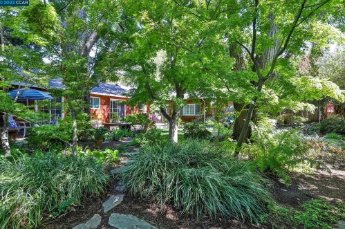 81 Byron Dr, Concord CA 94523-4102 exterior