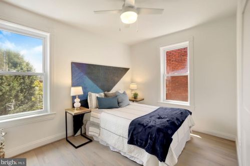 308 T St, Washington DC 20001-1843 exterior