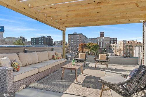 654 13 St, Philadelphia PA 19123-2427 exterior