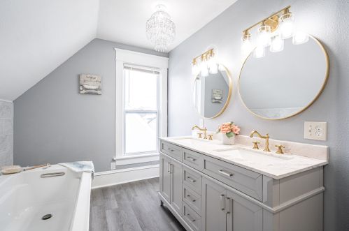 2524 Becher St, Milwaukee WI  53215-2521 exterior