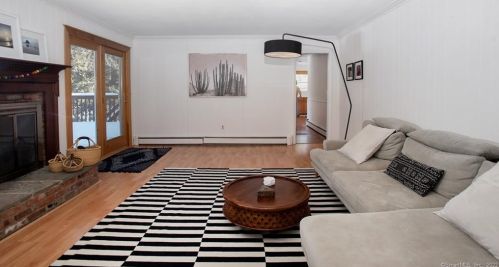 97 Holmes Rd, Ridgefield CT  06877-4303 exterior