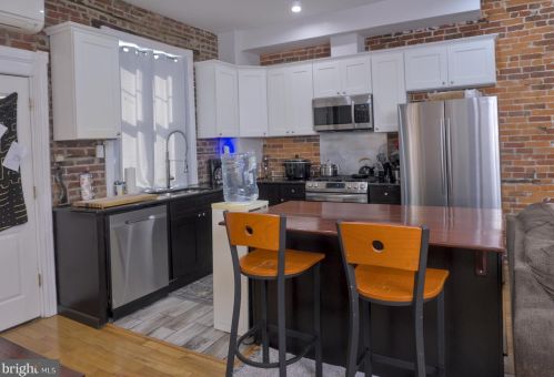 4830 Cedar Ave, Philadelphia PA 19143-2034 exterior