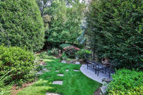 335 Craighead Dr, Atlanta GA 30319-1086 exterior