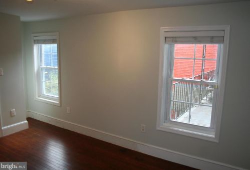 348 James St, Lancaster PA 17603-2831 exterior