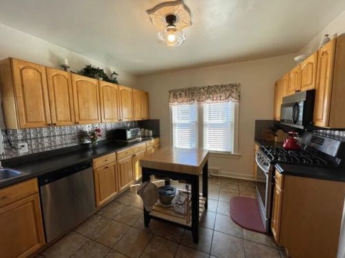 2306 Washington St, Manitowoc WI 54220-4849 exterior