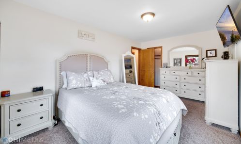 10600 Whipple St, Chicago IL 60645-4110 exterior