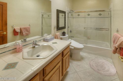 5135 Calle Brillante, Tucson AZ 85718-1800 exterior