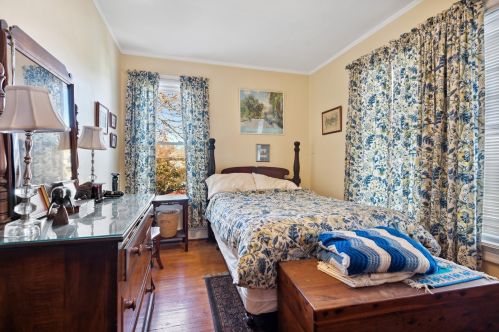 1332 Norwood St, Chicago IL 60660-2415 exterior