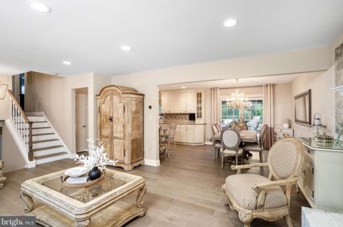 50 Crestwood Dr, Trenton NJ 08690-1938 exterior