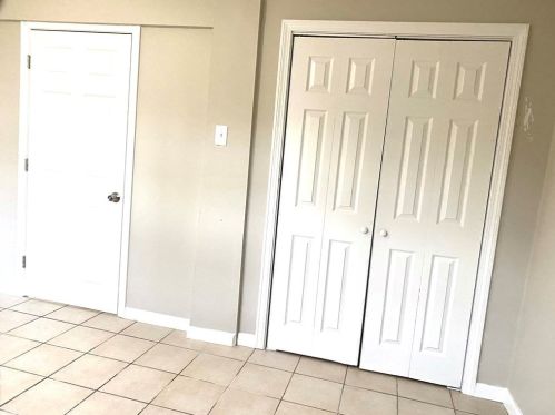 208 Wrentham Rd, Springfield MA 01119-1831 exterior