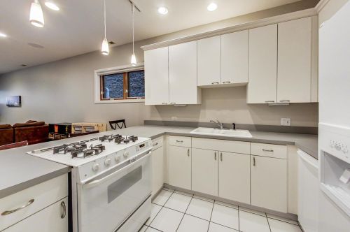 2637 Wayne Ave, Chicago IL 60614-1231 exterior