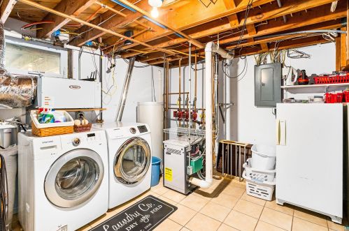 4424 Oakley St, Duluth MN 55804-1227 exterior