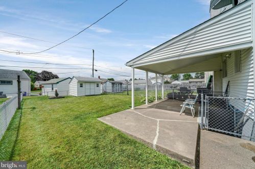 124 Beechwood Rd, Chester PA 19015-3211 exterior