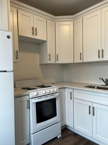 209 Cedar St, Valley Stream NY 11580-4907 exterior