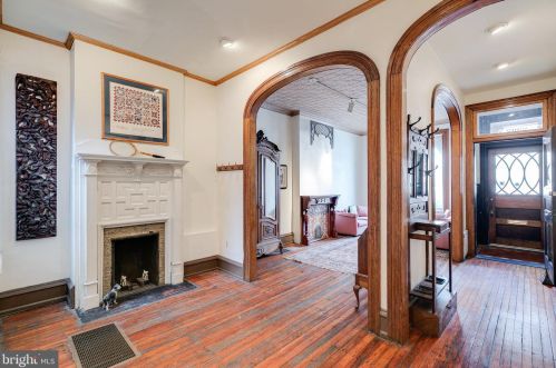 2302 Locust St, Philadelphia PA 19139-4517 exterior