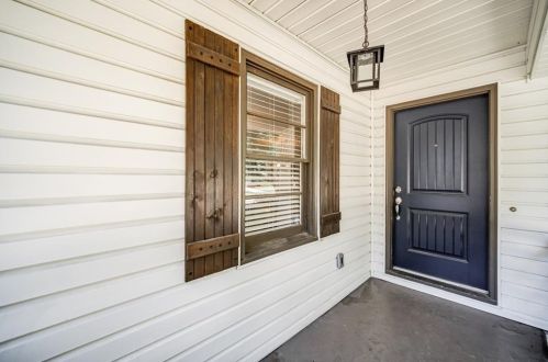 746 Powder Springs St, Smyrna, GA 30080-3464