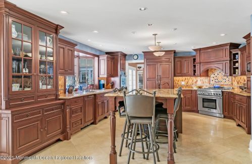 41 Marlpit Pl, Middletown NJ 07748-2028 exterior